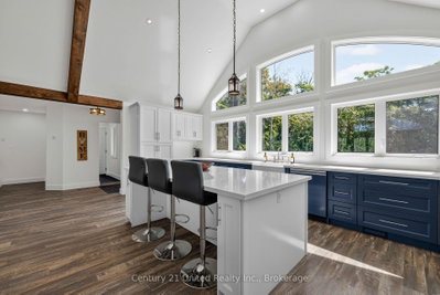 27 Awbrie Lane • Otonabee-South Monaghan, ON photo 9