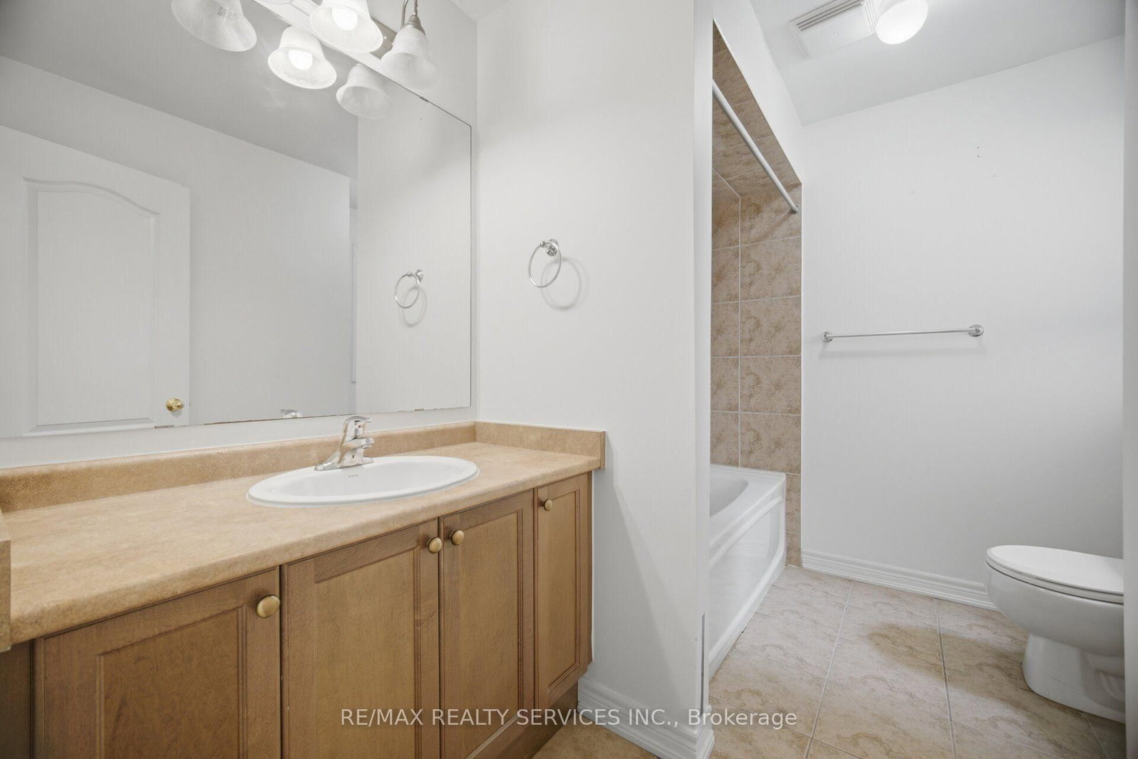 5 Westhampton Way • Hamilton, ON photo 36