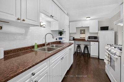 14 Woodeden Road • Grimsby, ON photo 9