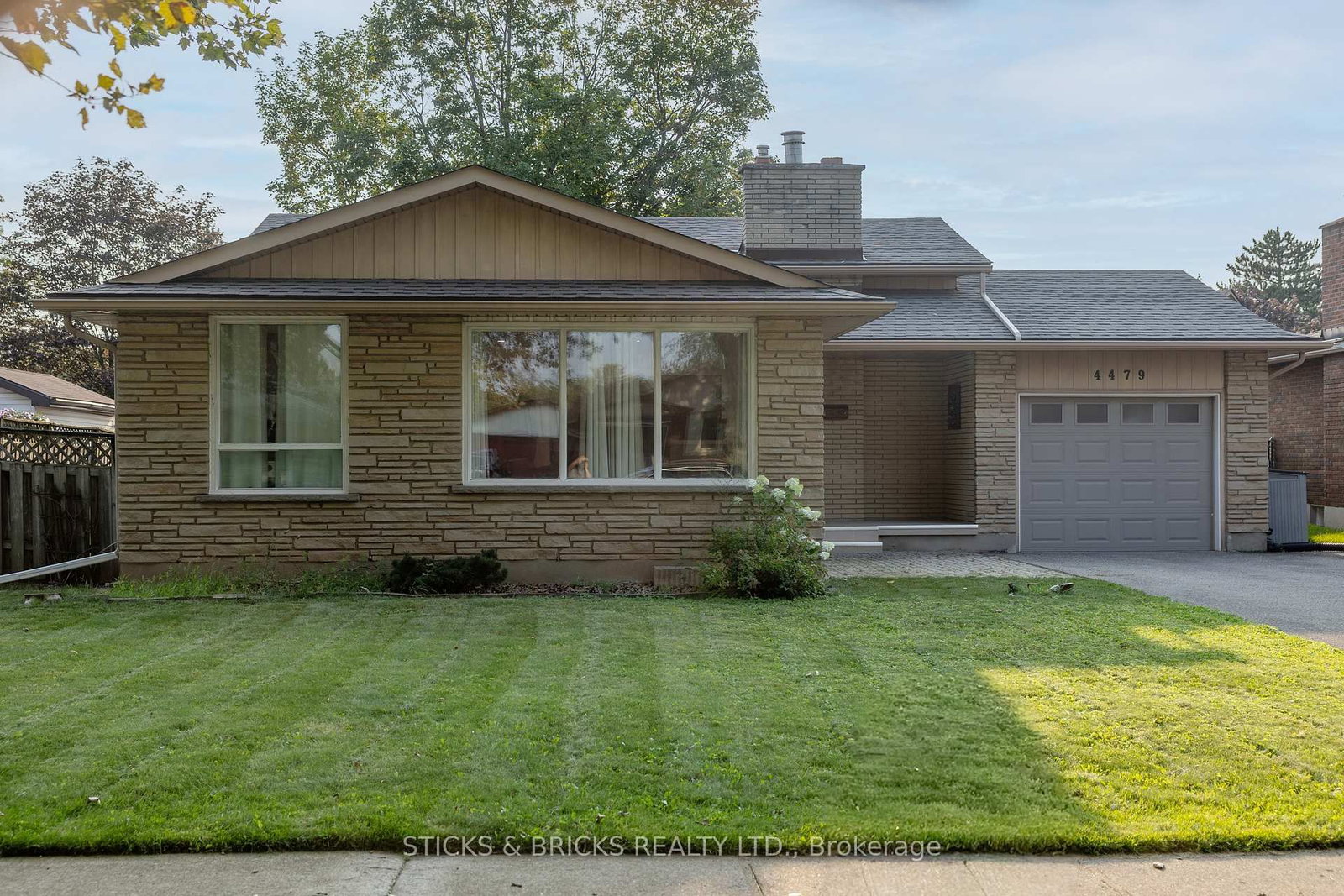 4479 Mitchell Avenue • Niagara Falls, ON photo 1