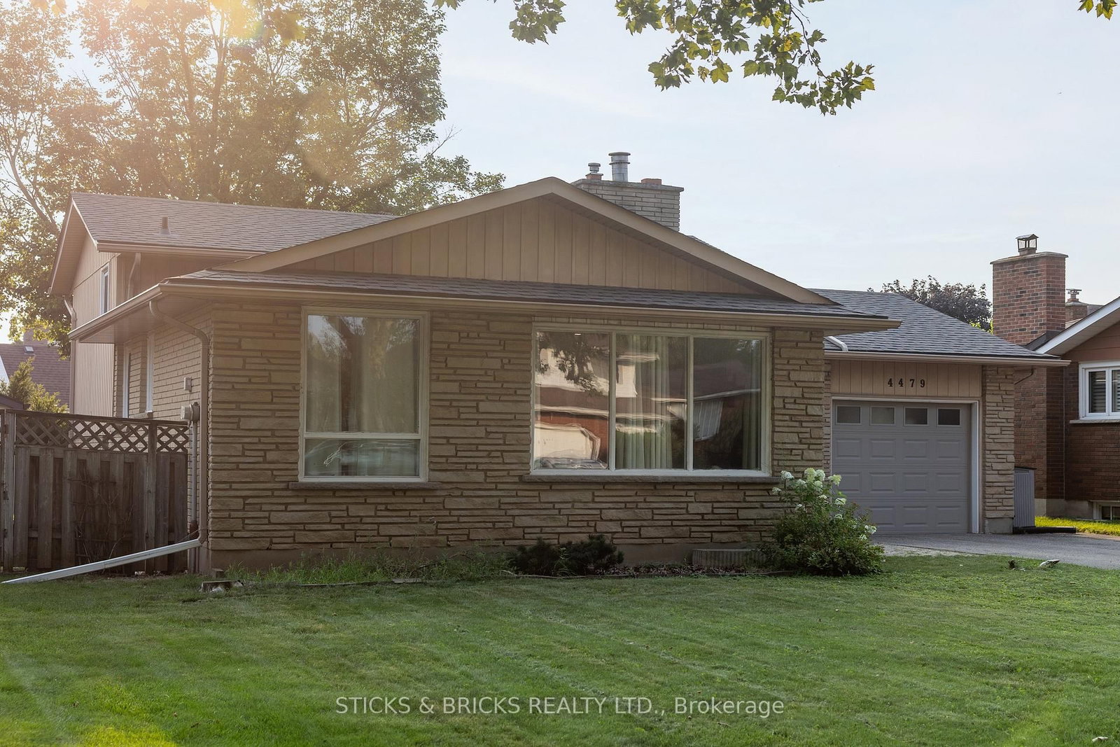 4479 Mitchell Avenue • Niagara Falls, ON photo 2