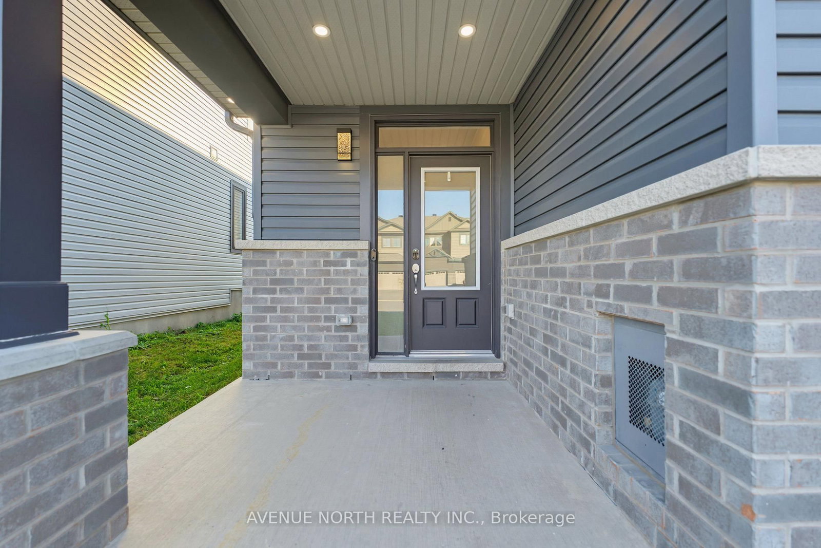 321 Grackle Street • Ottawa, ON photo 4