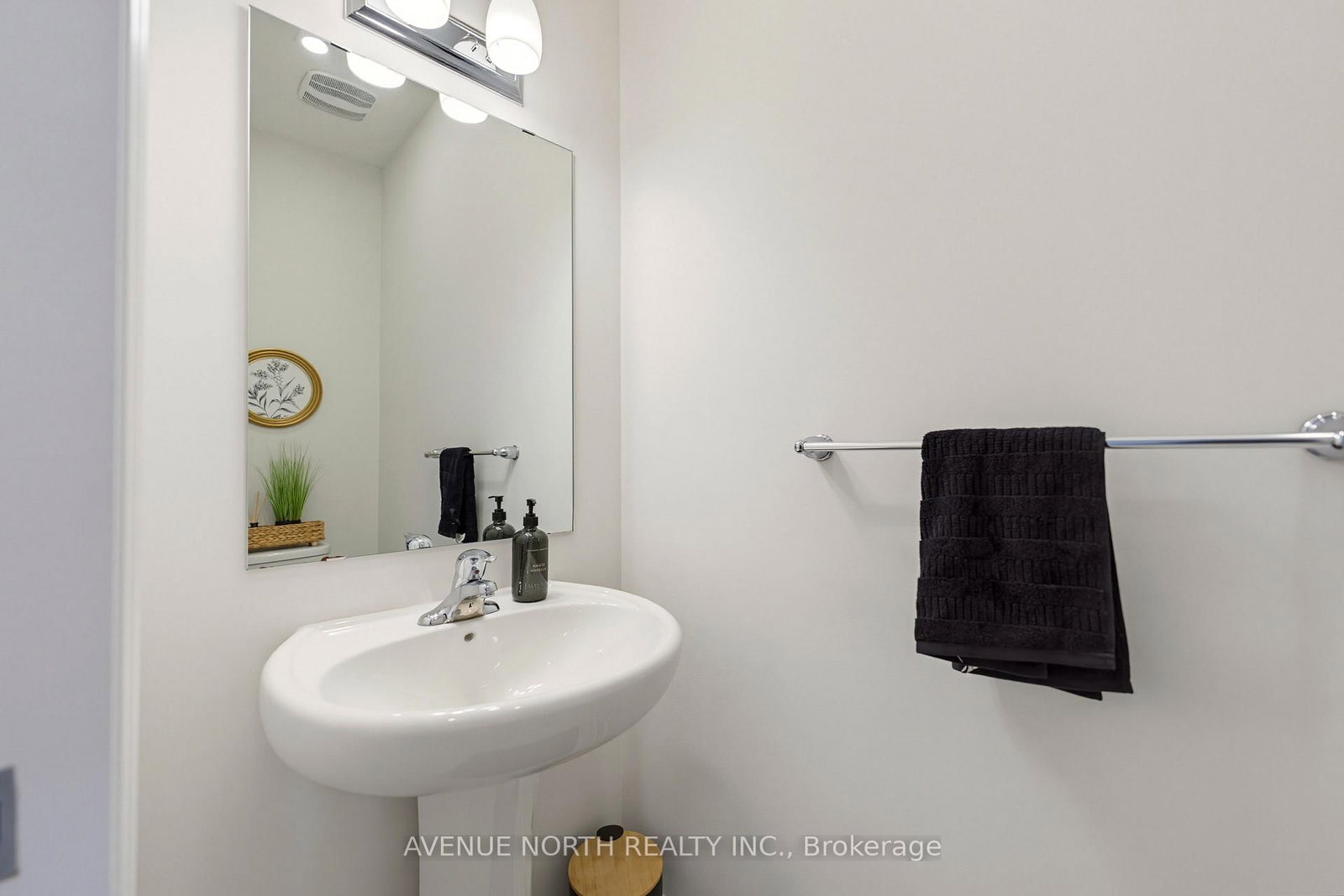 321 Grackle Street • Ottawa, ON photo 6