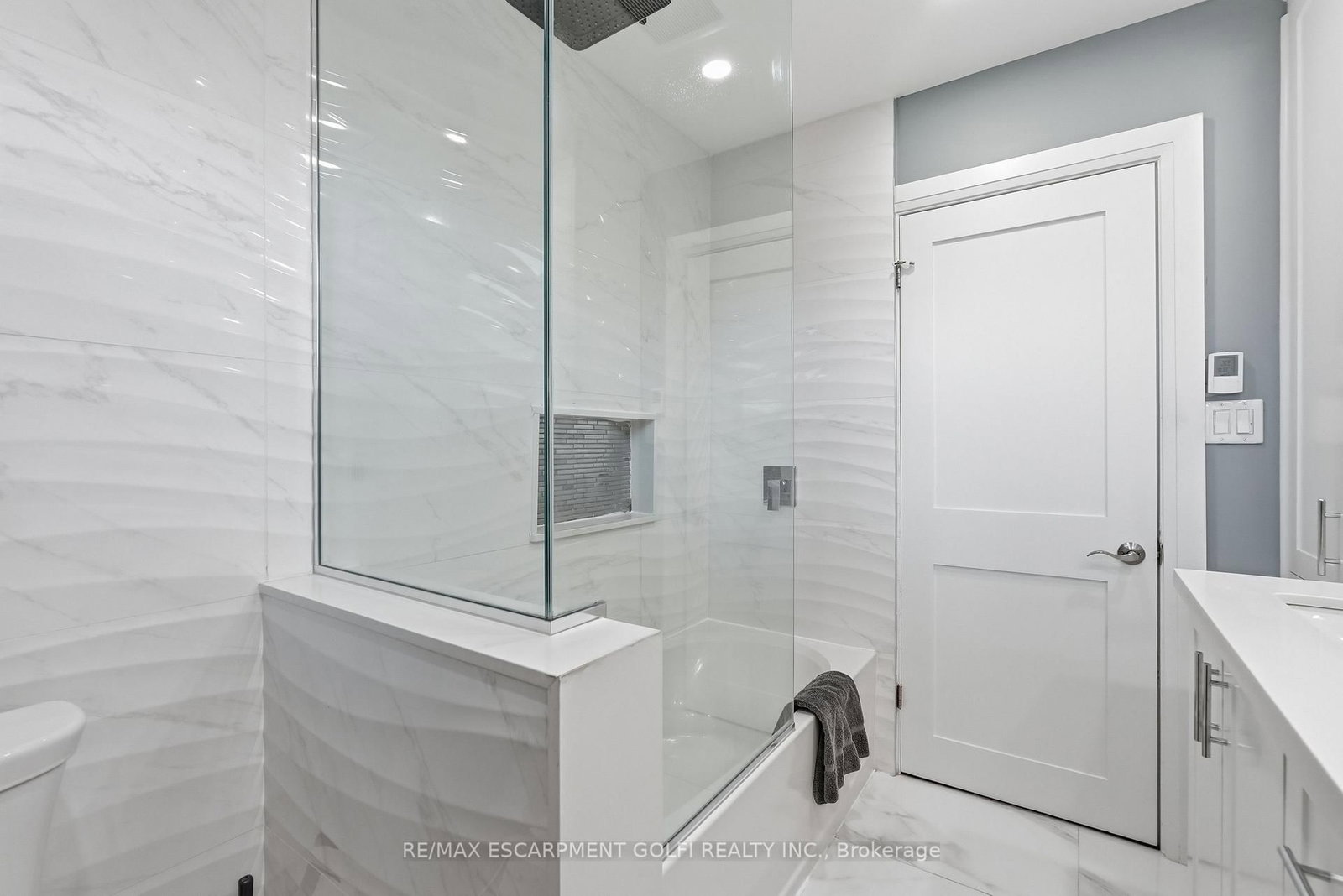 58 Moxley Drive • Hamilton, ON photo 13