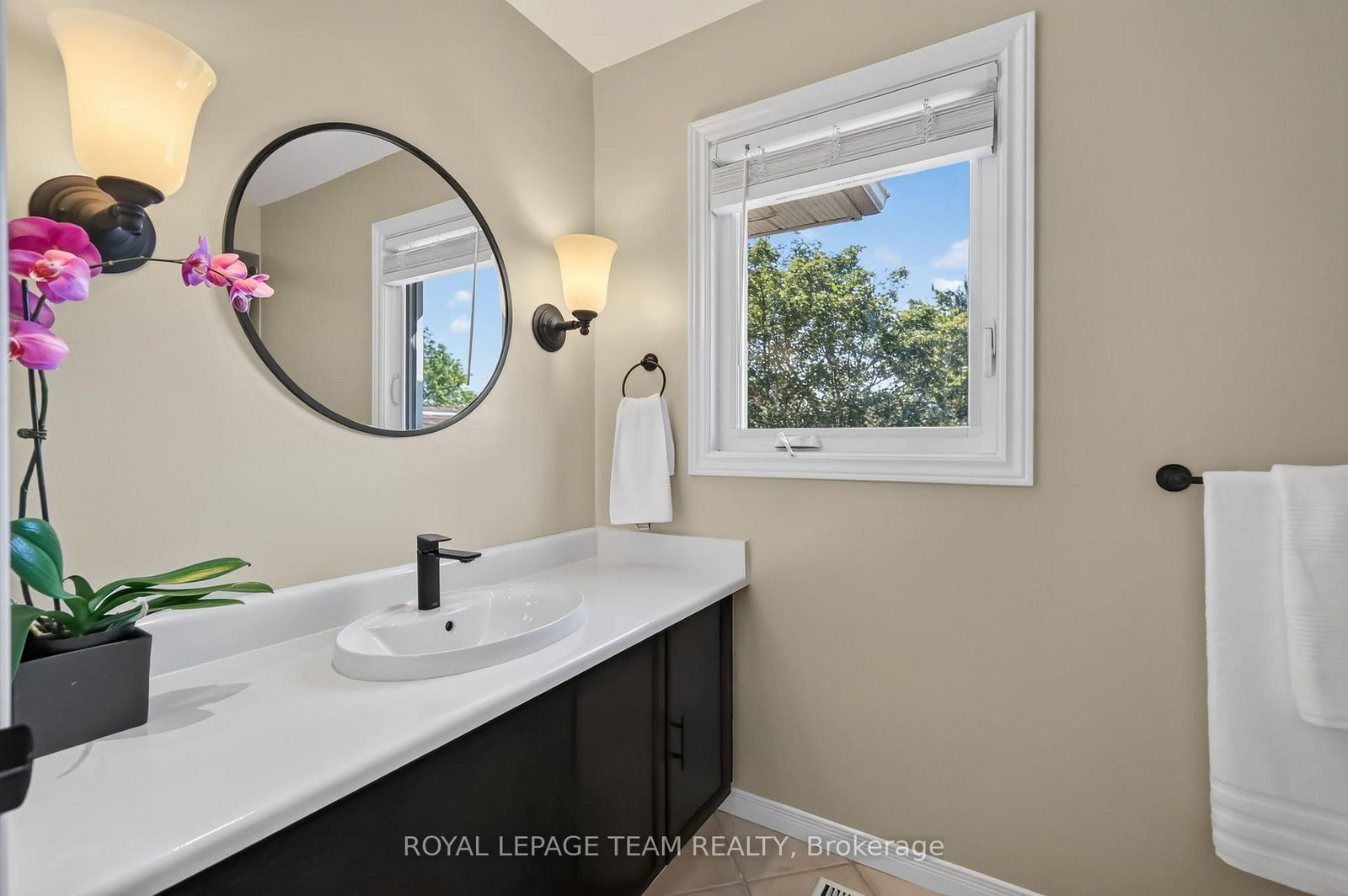11 Fessenden Way • Ottawa, ON photo 36