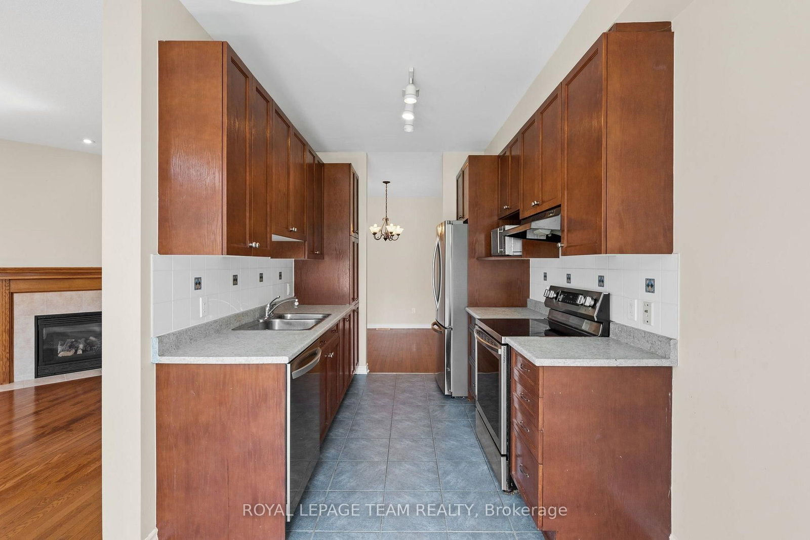 84 Selhurst Avenue • Ottawa, ON photo 12