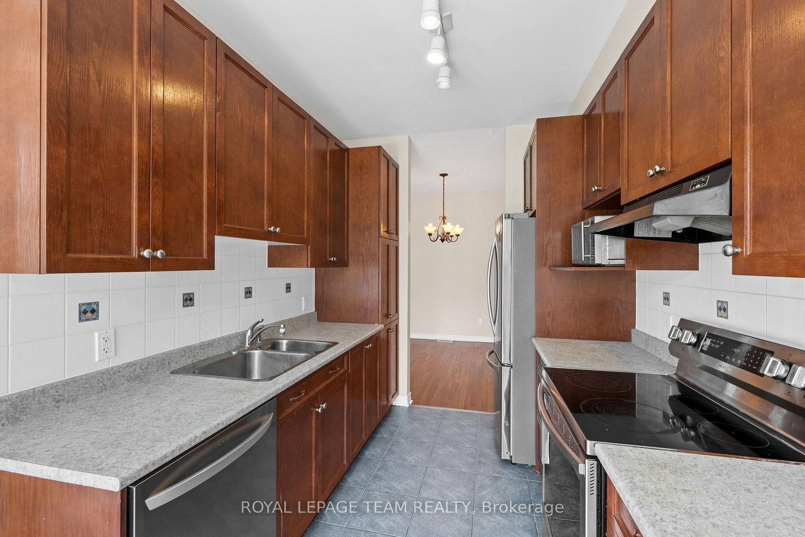 84 Selhurst Avenue • Ottawa, ON photo 13