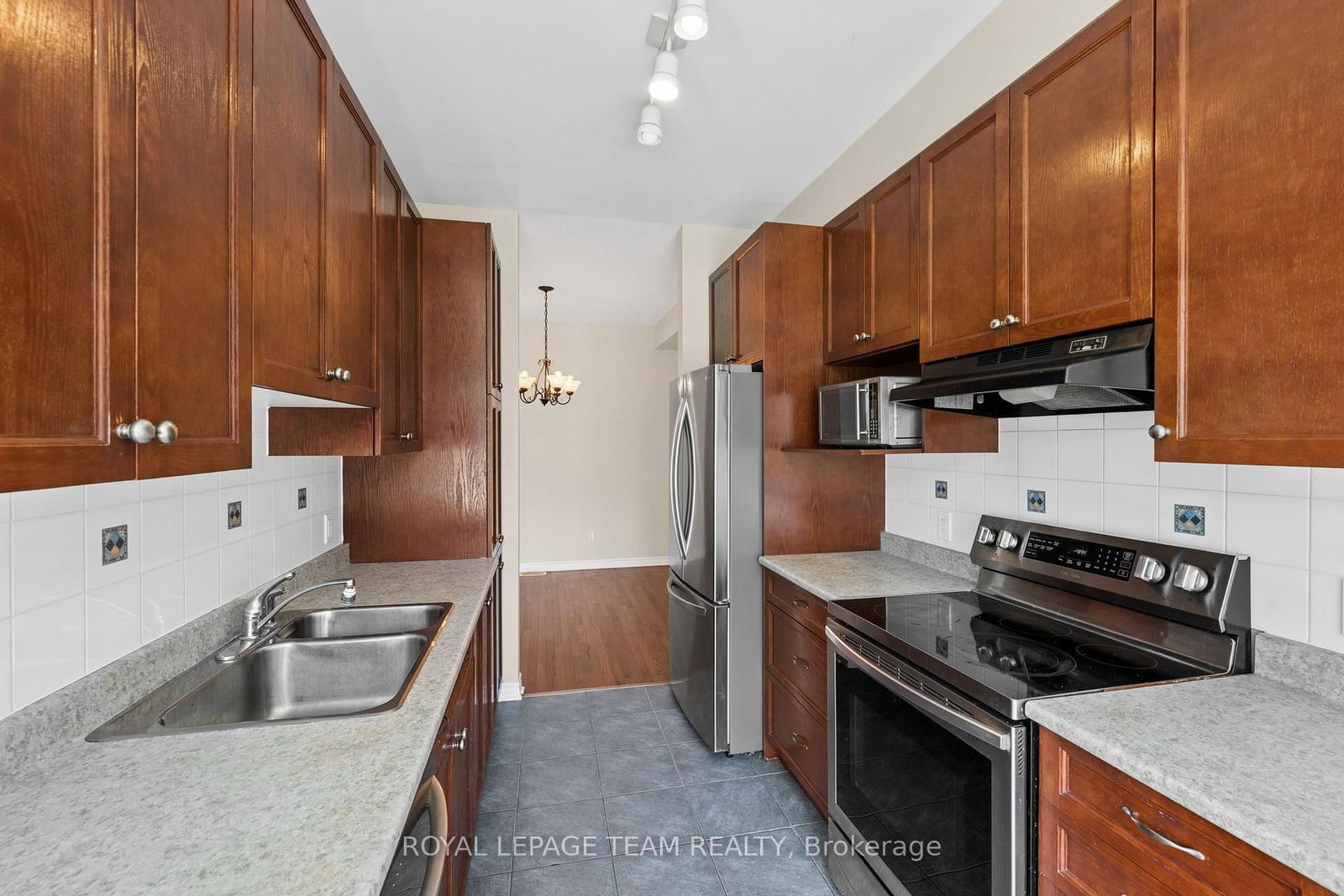 84 Selhurst Avenue • Ottawa, ON photo 14