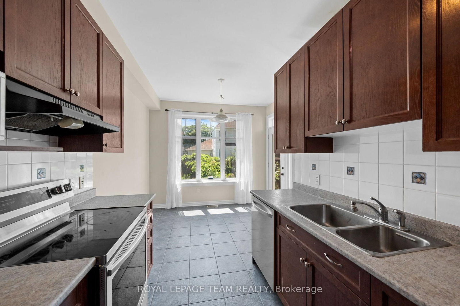 84 Selhurst Avenue • Ottawa, ON photo 15