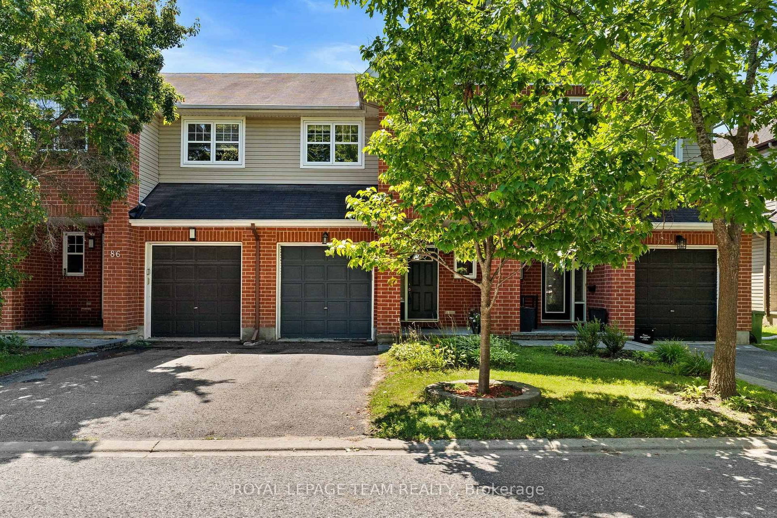 84 Selhurst Avenue • Ottawa, ON photo 2
