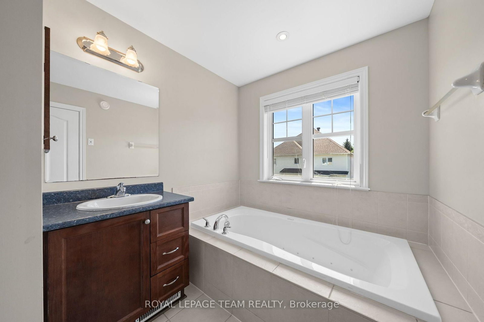 84 Selhurst Avenue • Ottawa, ON photo 22