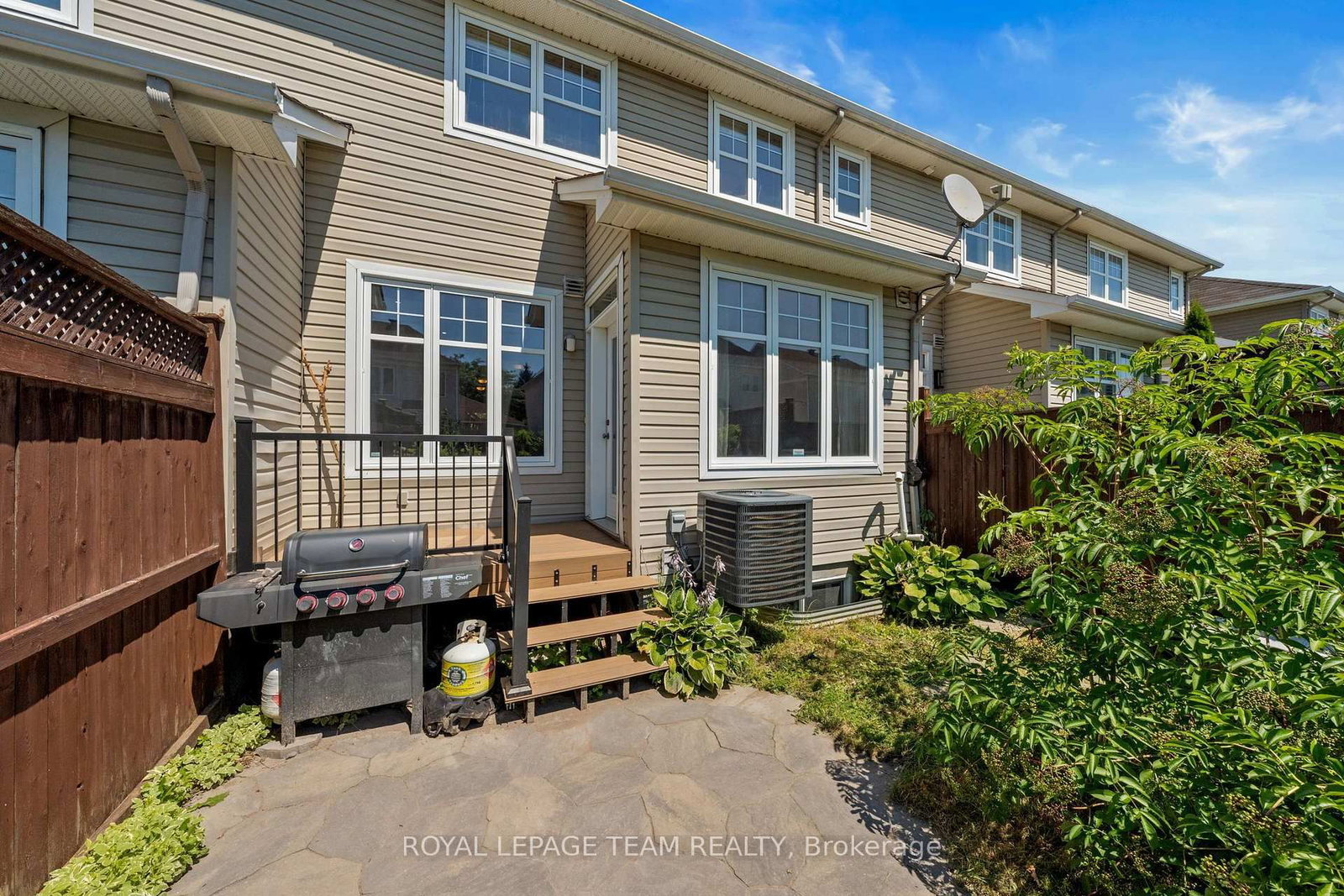 84 Selhurst Avenue • Ottawa, ON photo 37