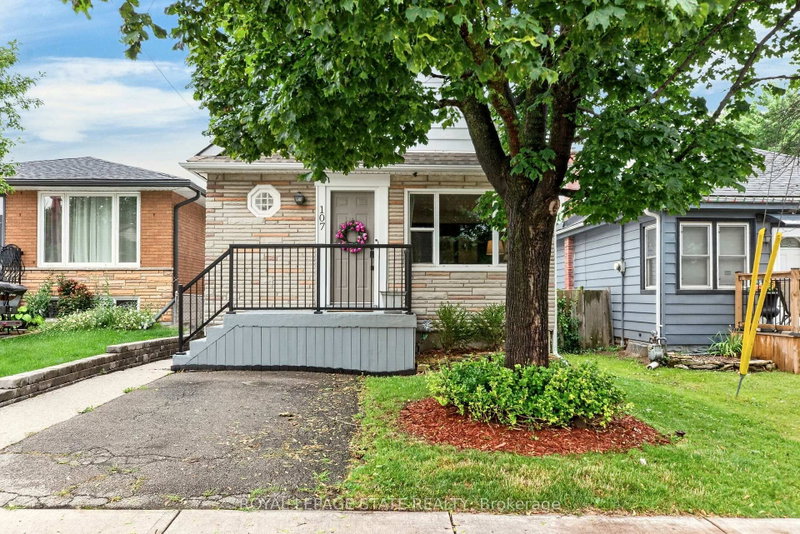 107 Reid Avenue N