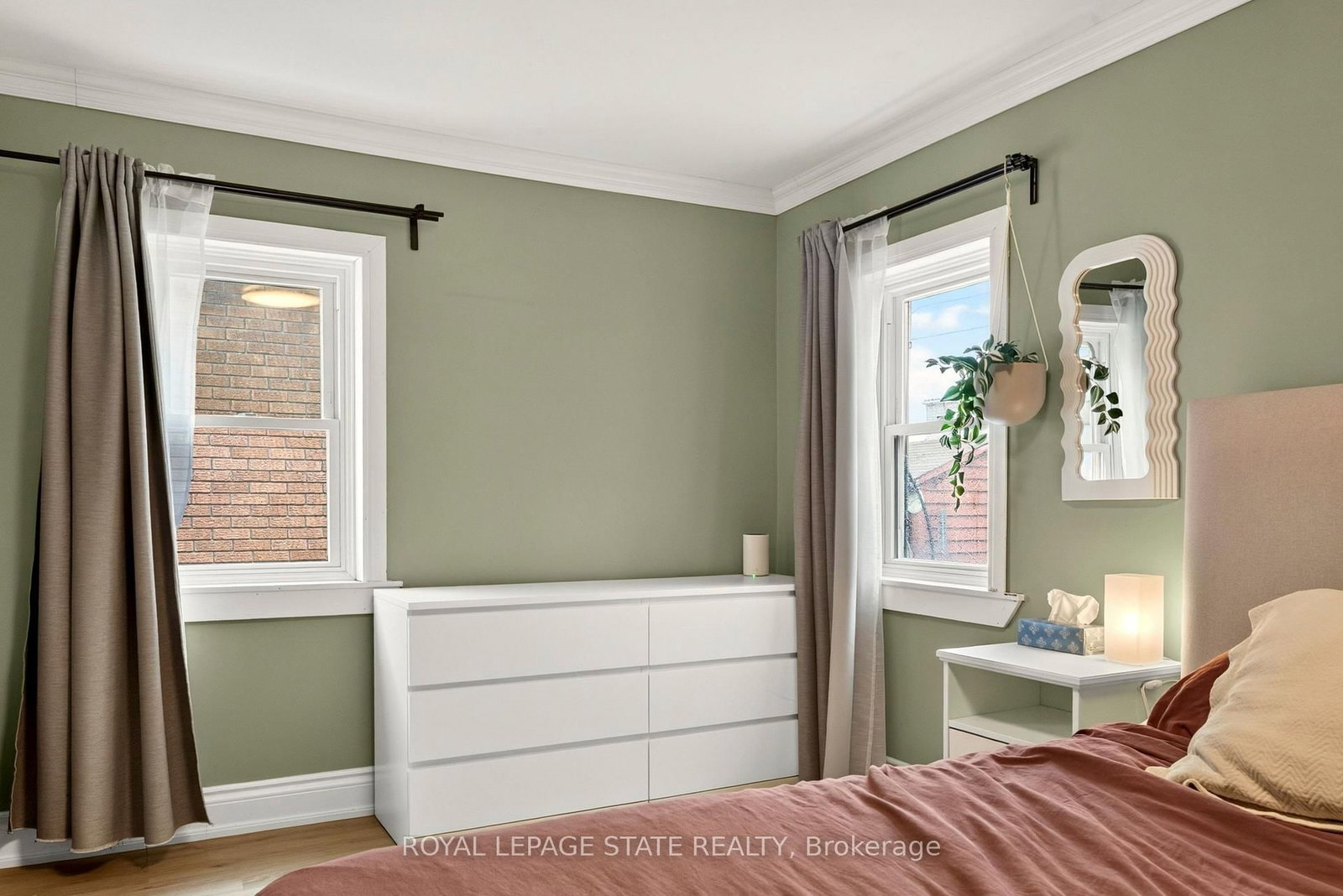107 Reid Avenue N • Hamilton, ON photo 22