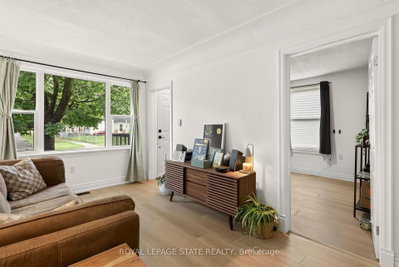 107 Reid Avenue N • Hamilton, ON photo 9
