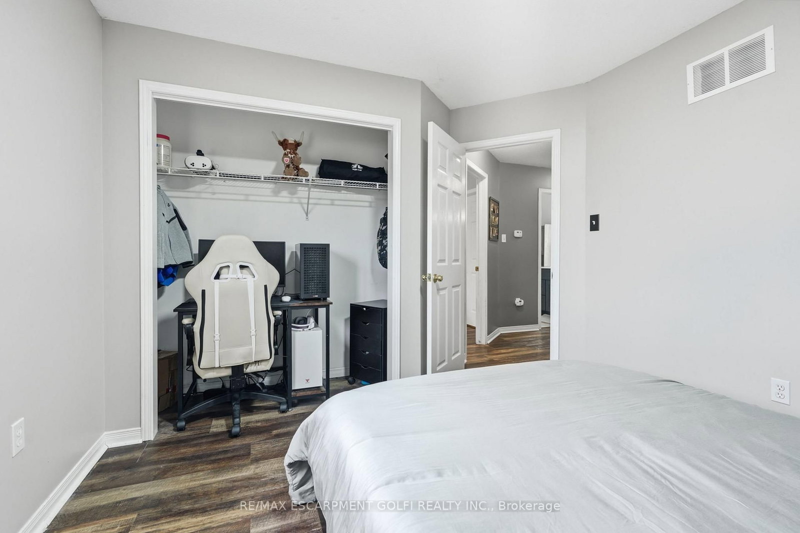 13 Golden Acres Drive • West Lincoln, ON photo 18