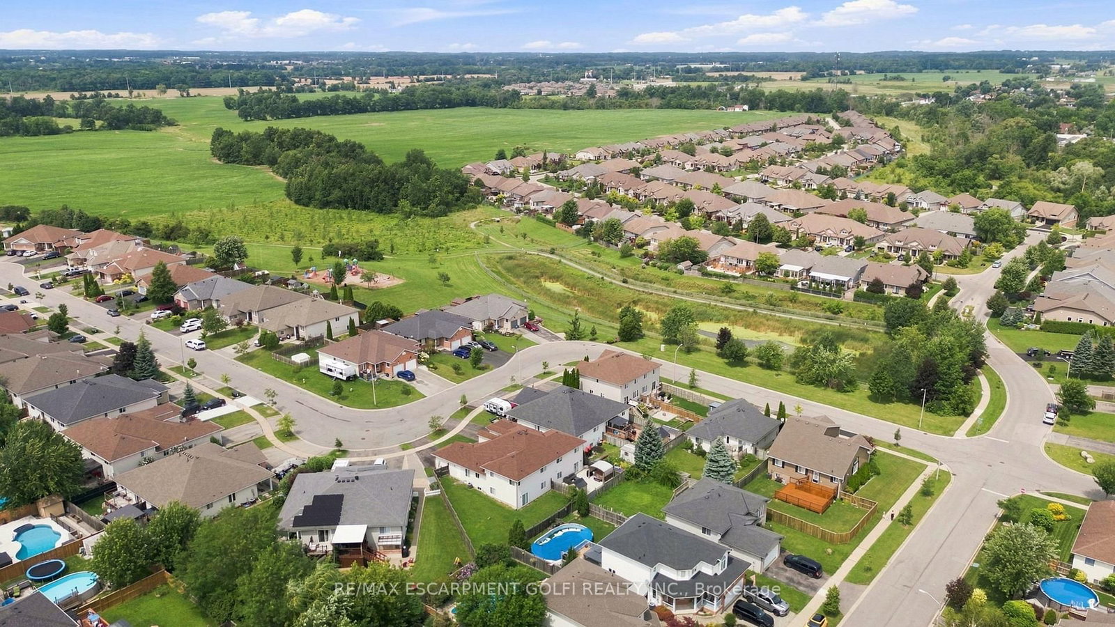 13 Golden Acres Drive • West Lincoln, ON photo 40