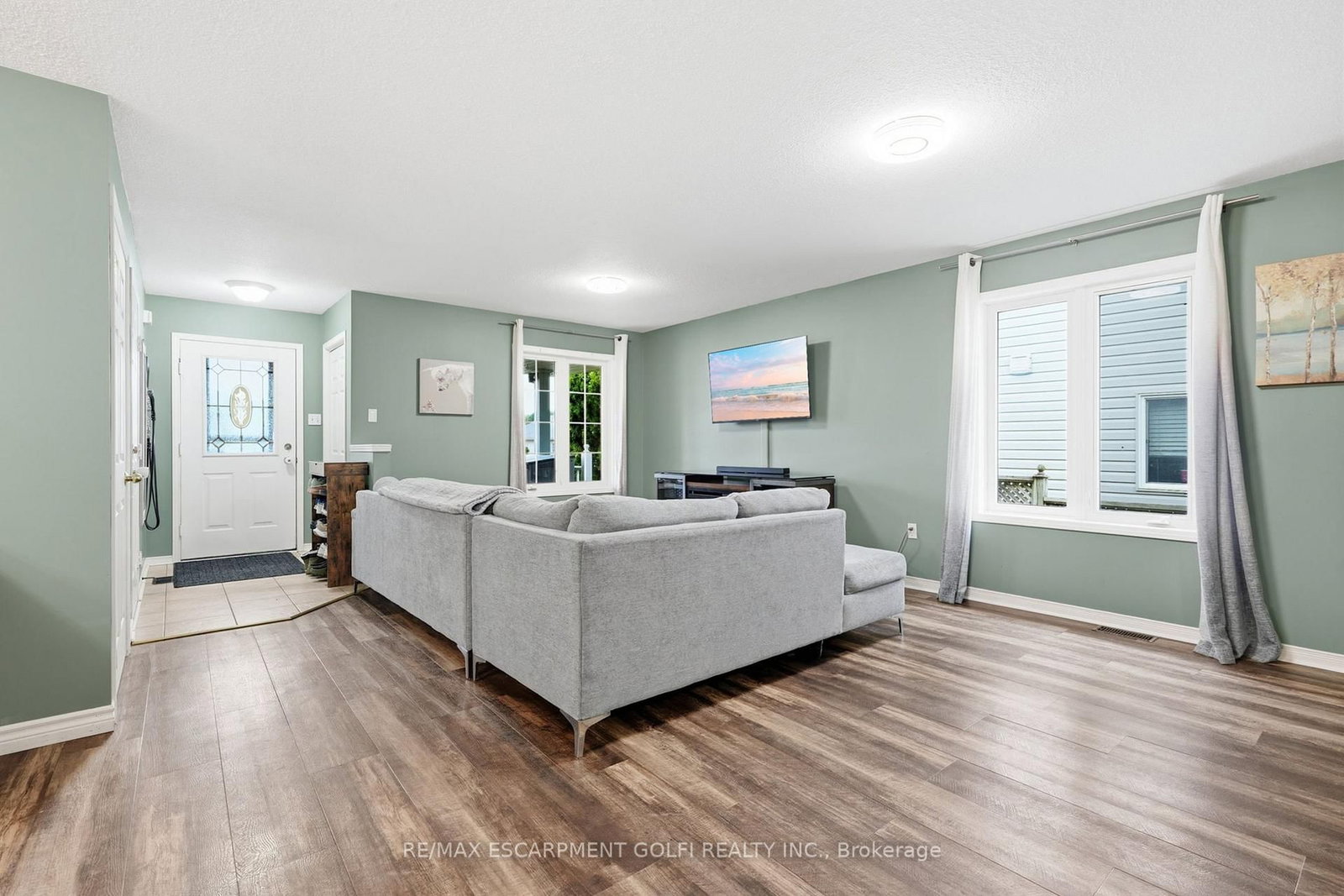 13 Golden Acres Drive • West Lincoln, ON photo 5