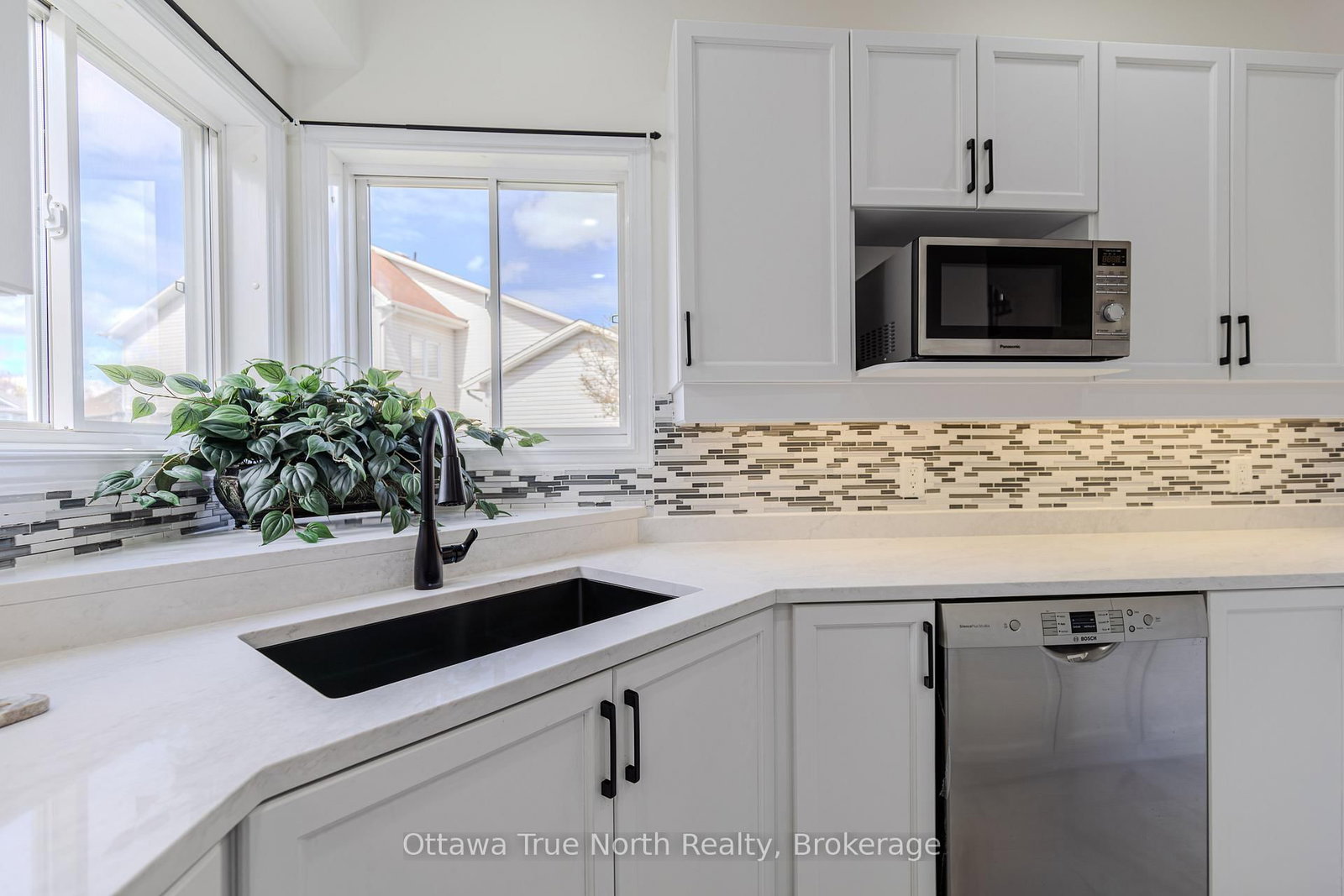 19 Black Tern Crescent • Ottawa, ON photo 10