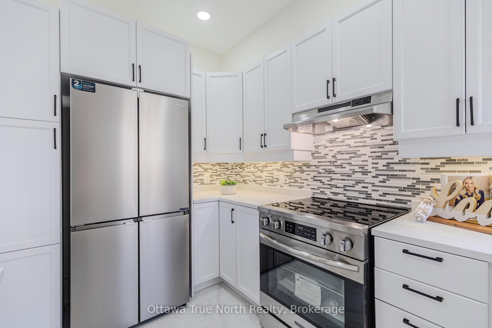 19 Black Tern Crescent • Ottawa, ON photo 13