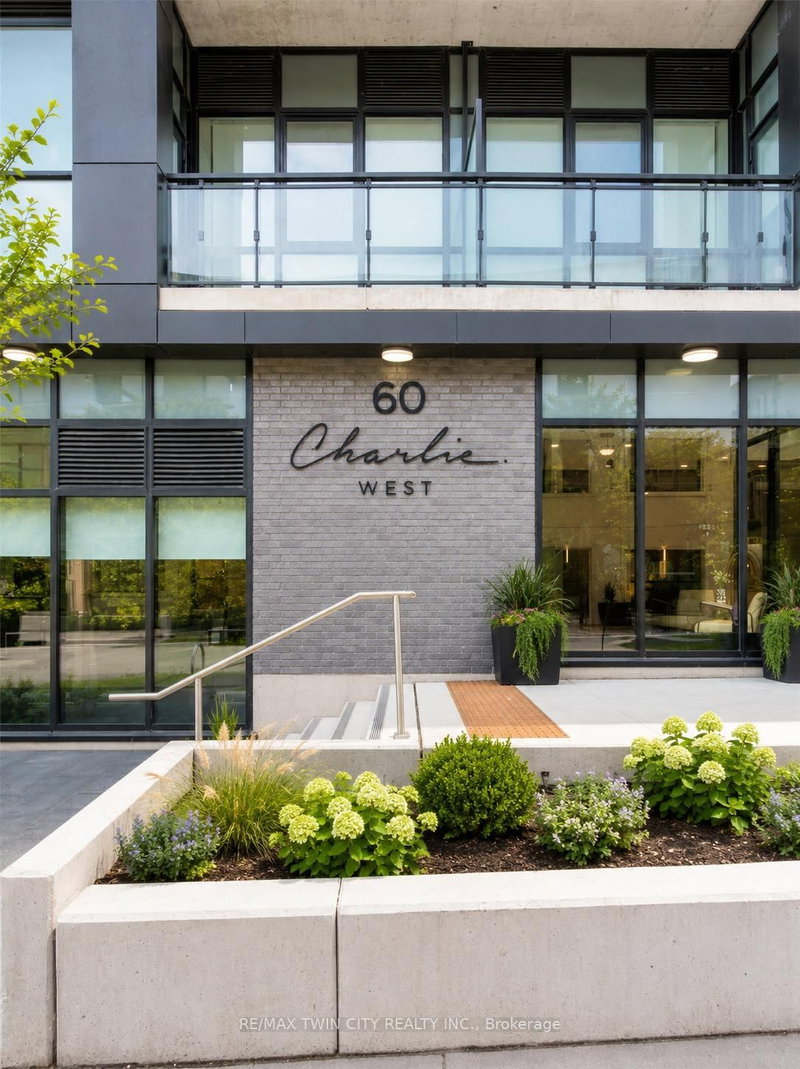 1402 - 60 Charles Street W
