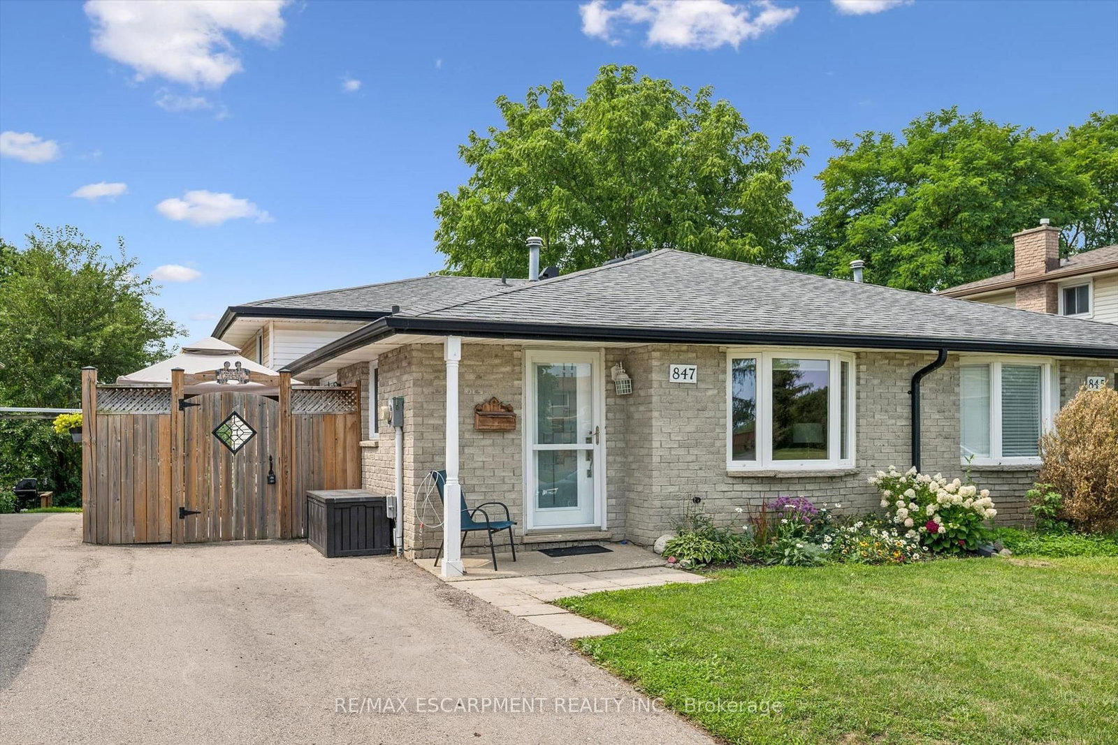 847 Doon Village Road • Kitchener, ON photo 2