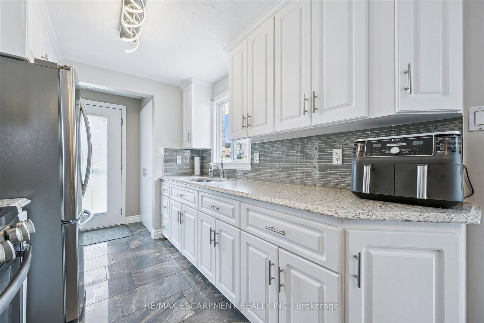 847 Doon Village Road • Kitchener, ON photo 8