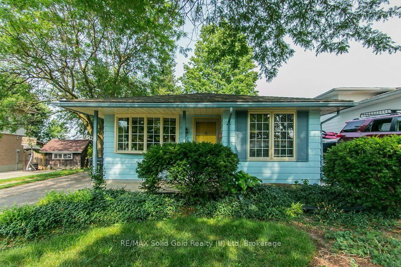 66 Shea Crescent
