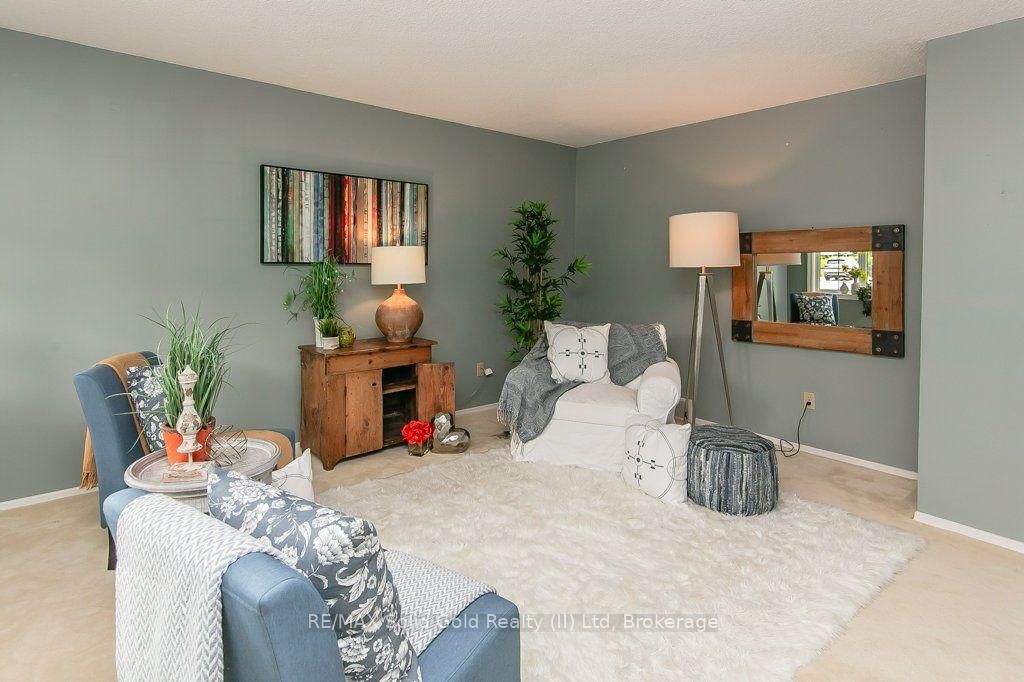 66 Shea Crescent • Kitchener, ON photo 5