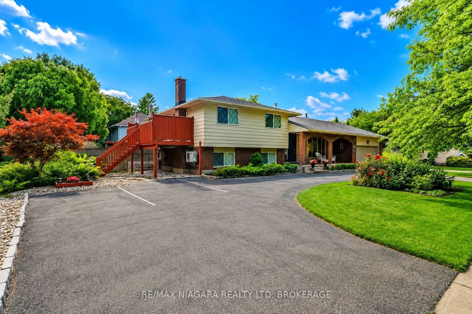 90 Mary Street • Niagara-on-the-Lake, ON photo 1