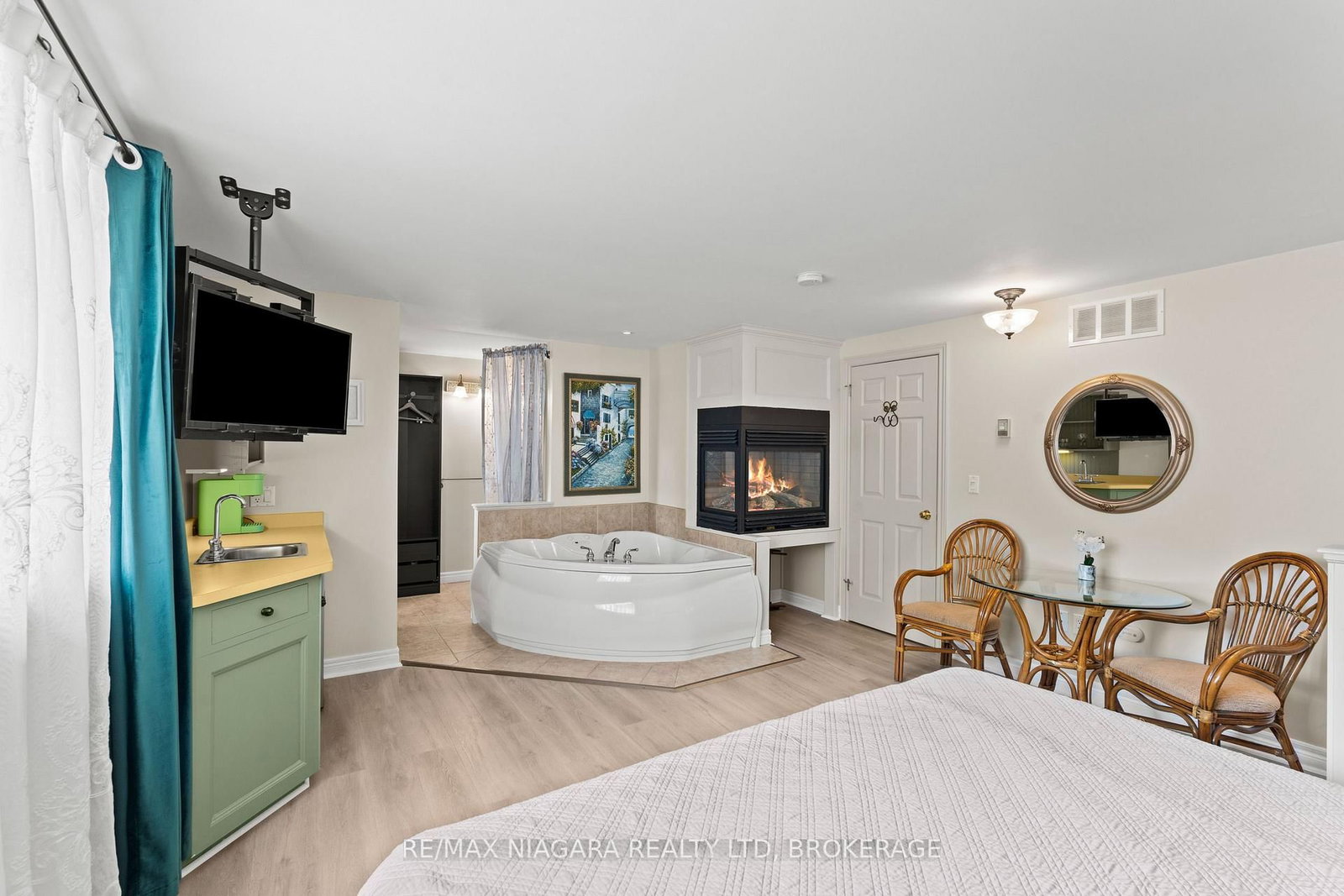 90 Mary Street • Niagara-on-the-Lake, ON photo 33