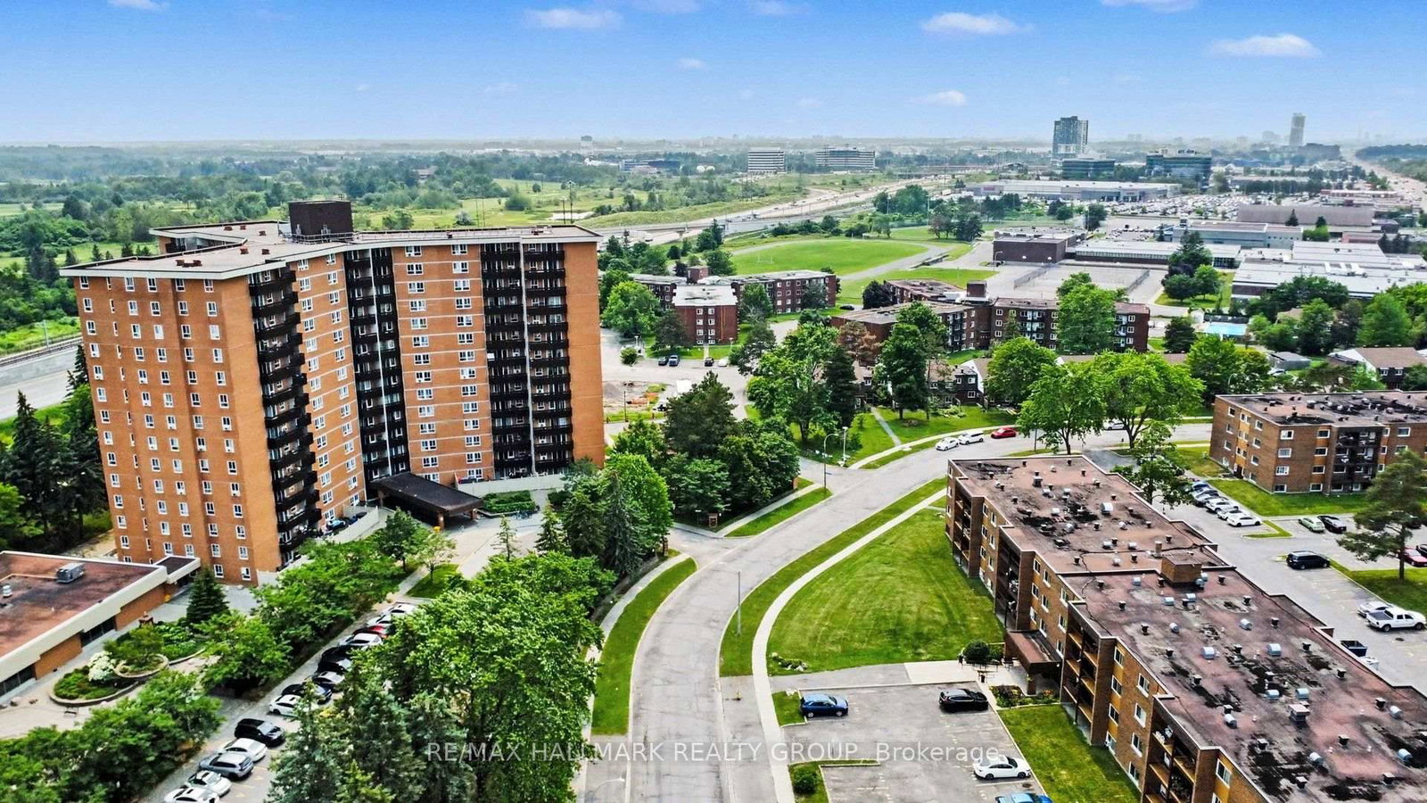 2000 Jasmine Crescent • #1417 • Ottawa, ON photo 2