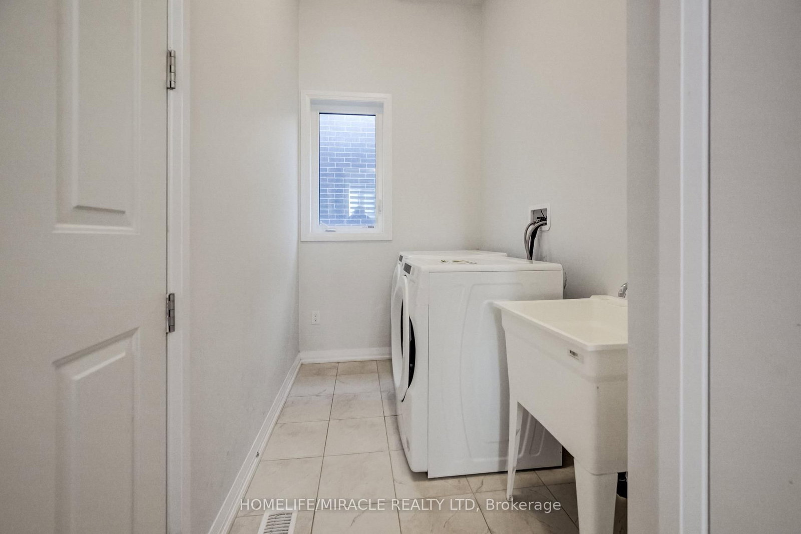 76 Mackay Drive • Woodstock, ON photo 42