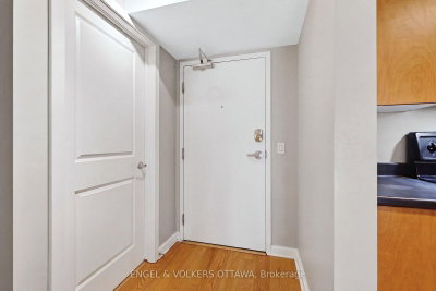 138 Somerset Street W • #604 • Ottawa, ON photo 2