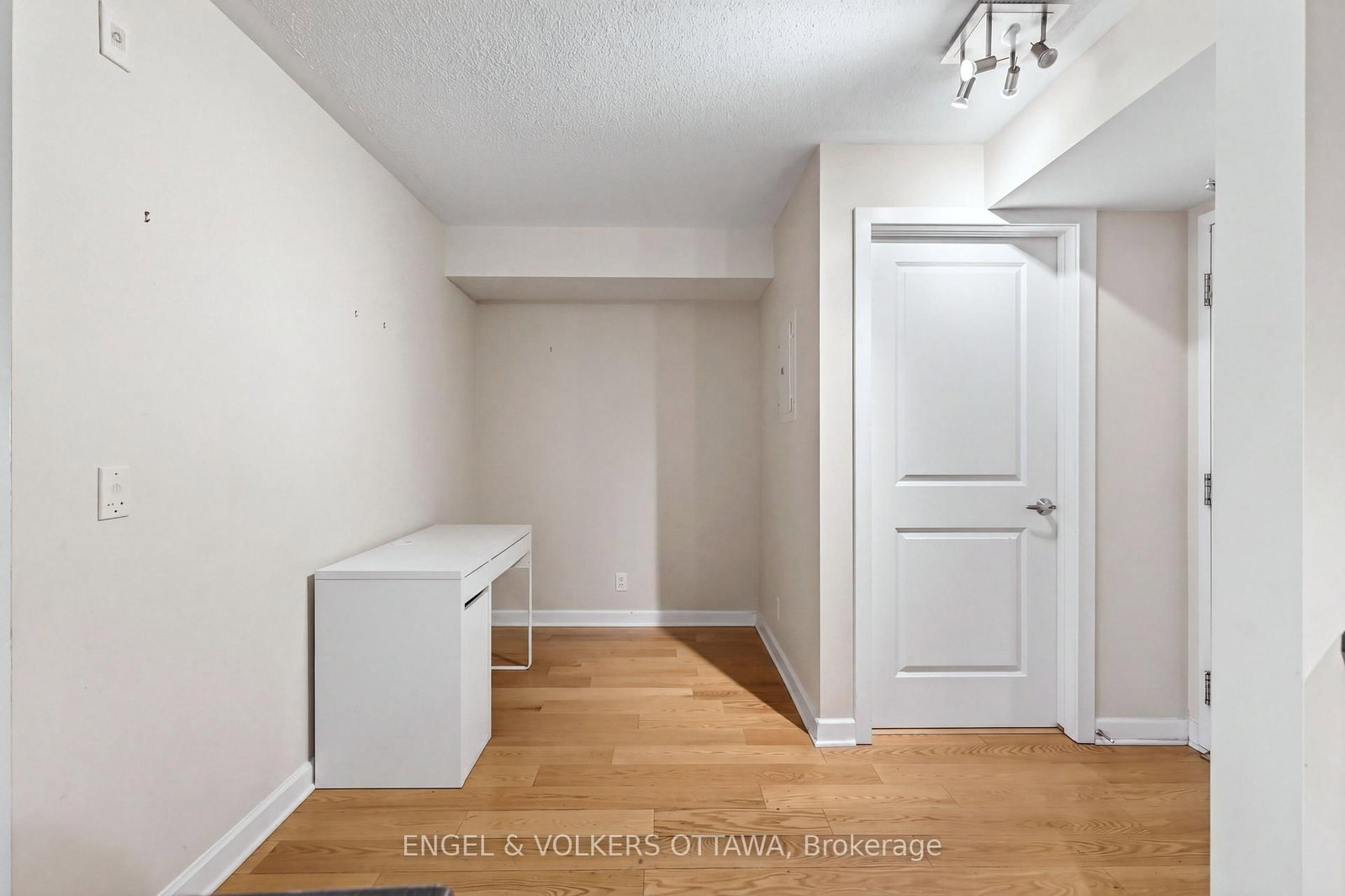 138 Somerset Street W • #604 • Ottawa, ON photo 3