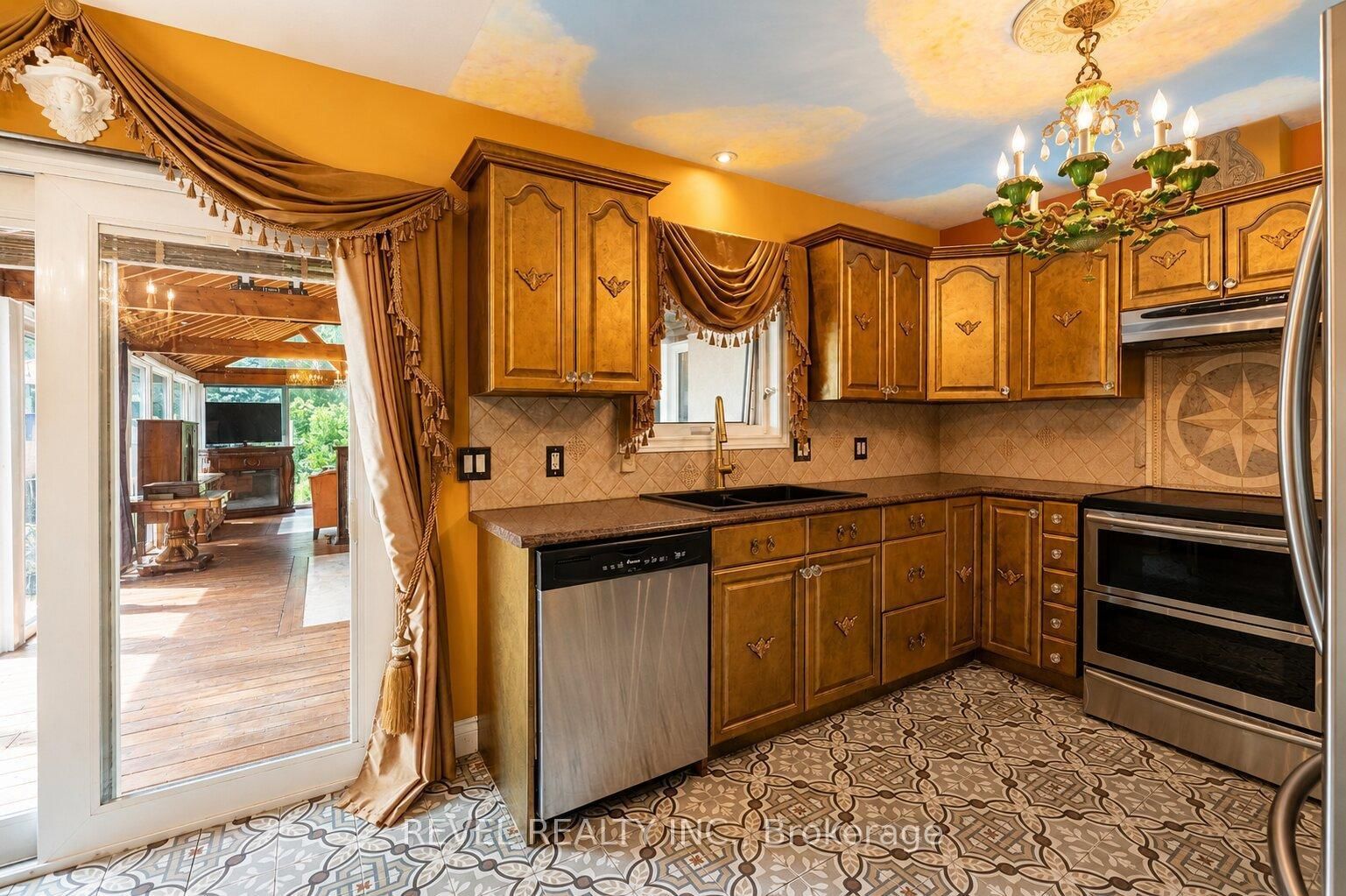 218 Macaulay Street E • Hamilton, ON photo 12