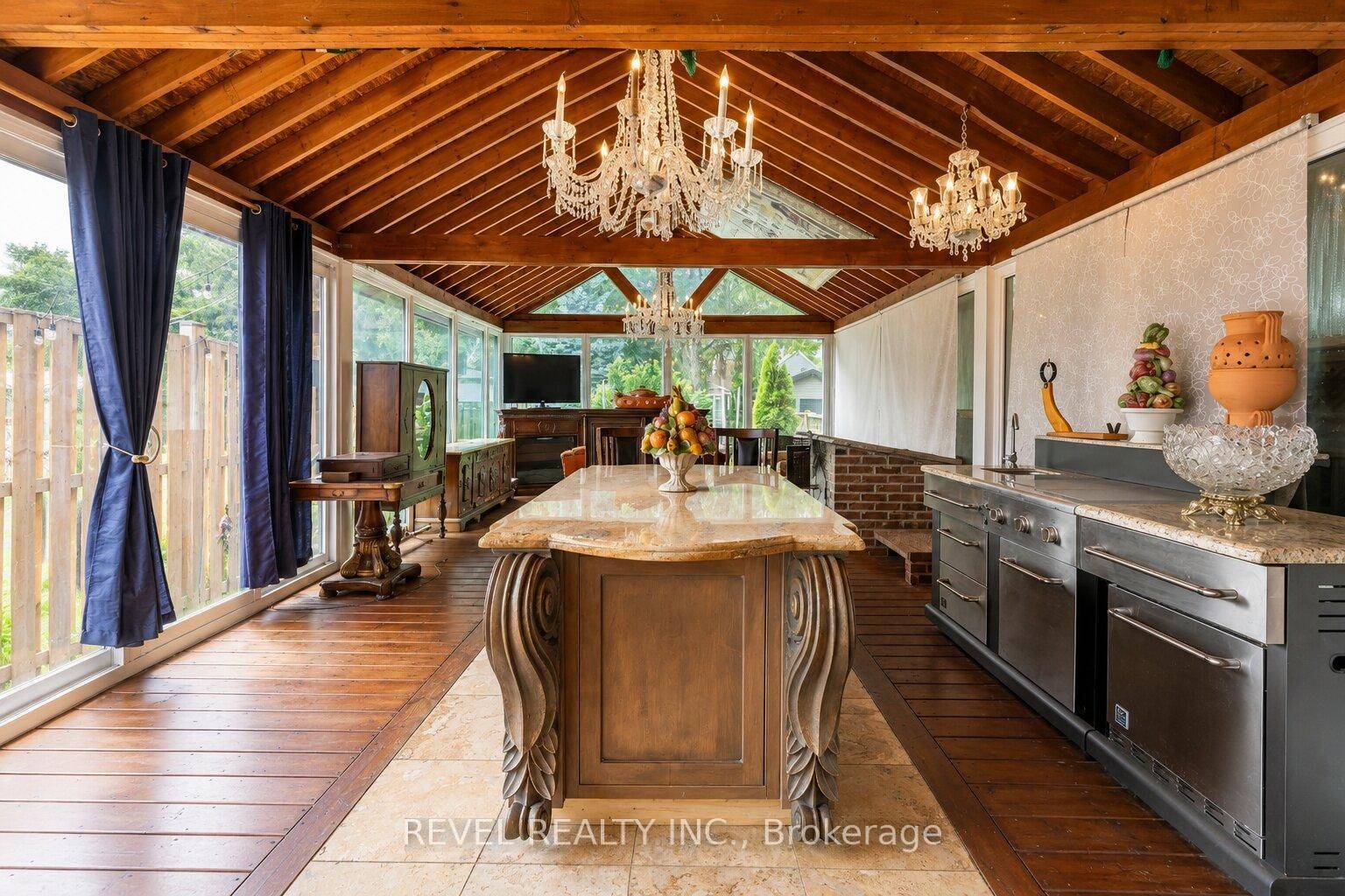 218 Macaulay Street E • Hamilton, ON photo 16