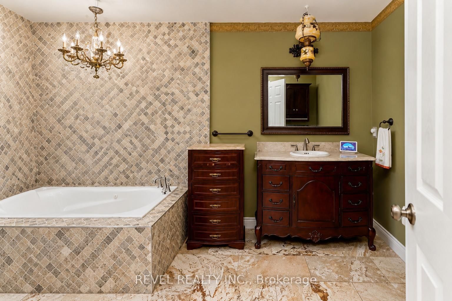 218 Macaulay Street E • Hamilton, ON photo 27