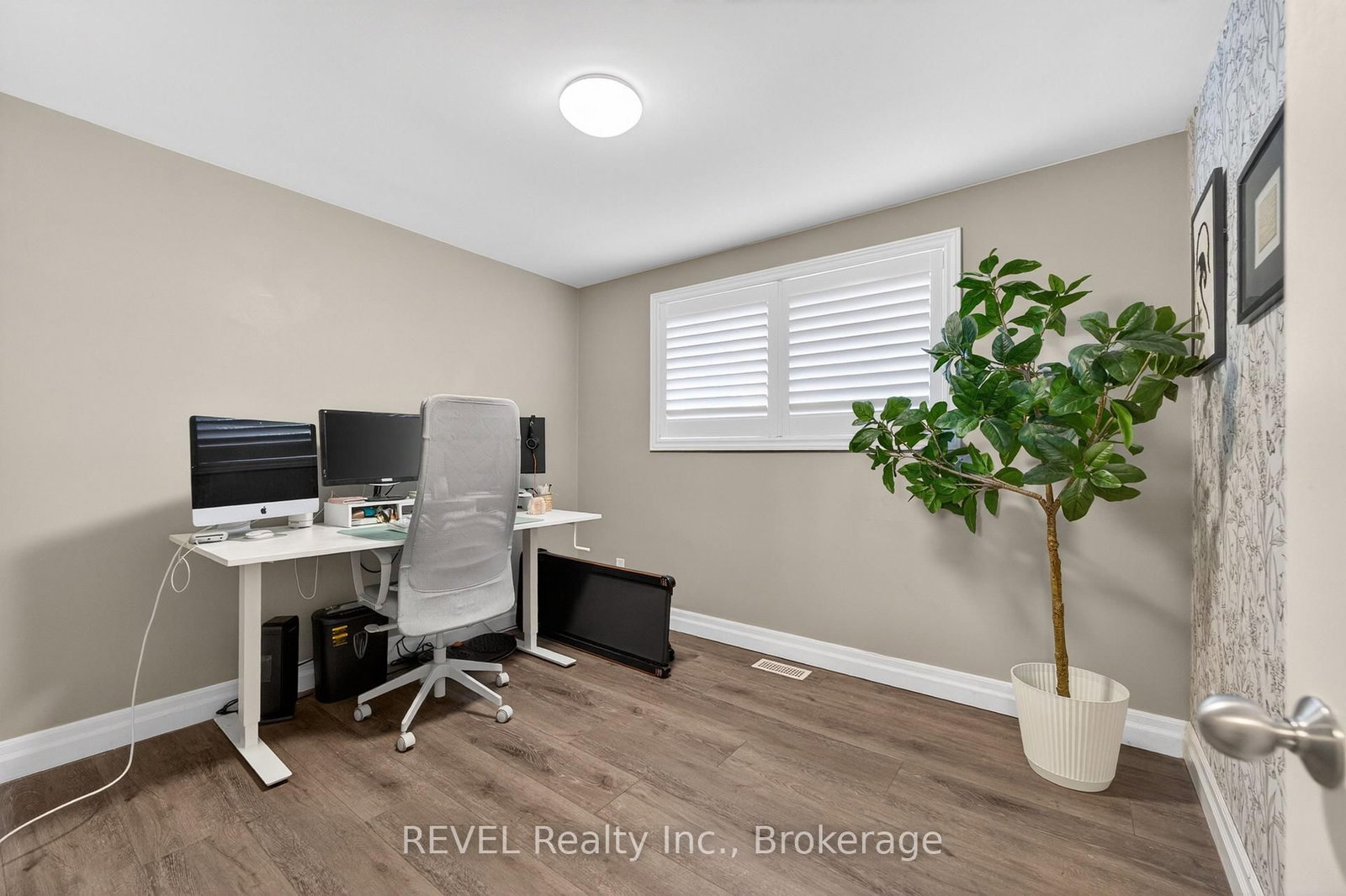34 Royal York Road • St. Catharines, ON photo 32