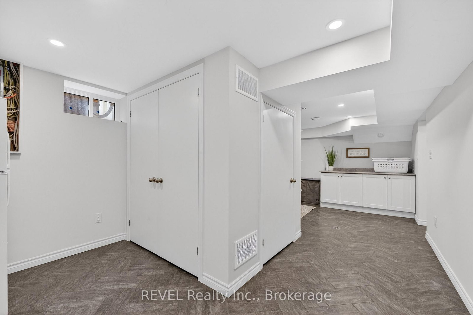 34 Royal York Road • St. Catharines, ON photo 37