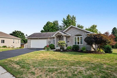 8 Upton Court • North Dumfries, ON photo 2