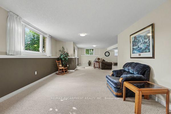 8 Upton Court • North Dumfries, ON photo 28