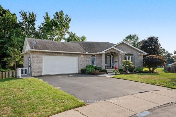 8 Upton Court • North Dumfries, ON photo 3