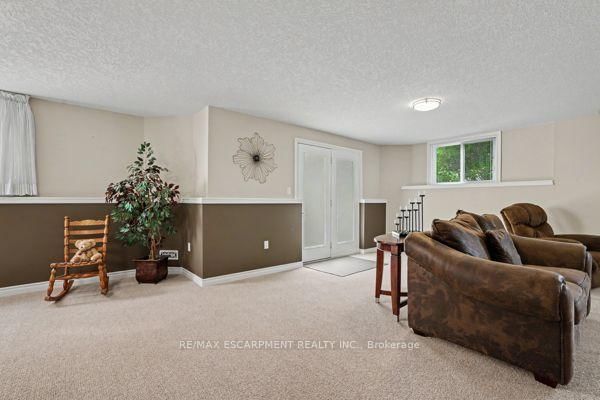 8 Upton Court • North Dumfries, ON photo 32