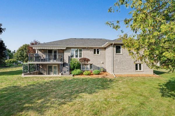 8 Upton Court • North Dumfries, ON photo 38