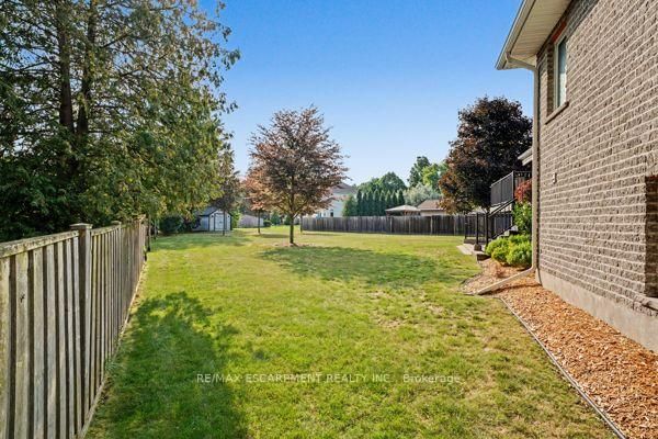 8 Upton Court • North Dumfries, ON photo 39