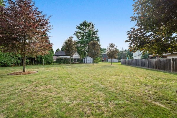 8 Upton Court • North Dumfries, ON photo 40