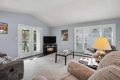 8 Upton Court • North Dumfries, ON photo 8
