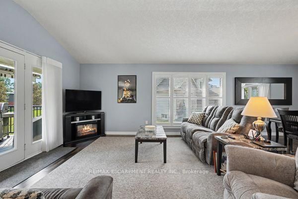 8 Upton Court • North Dumfries, ON photo 9