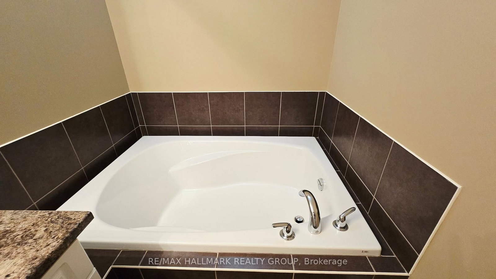 50 Edenvale Drive • Ottawa, ON photo 17